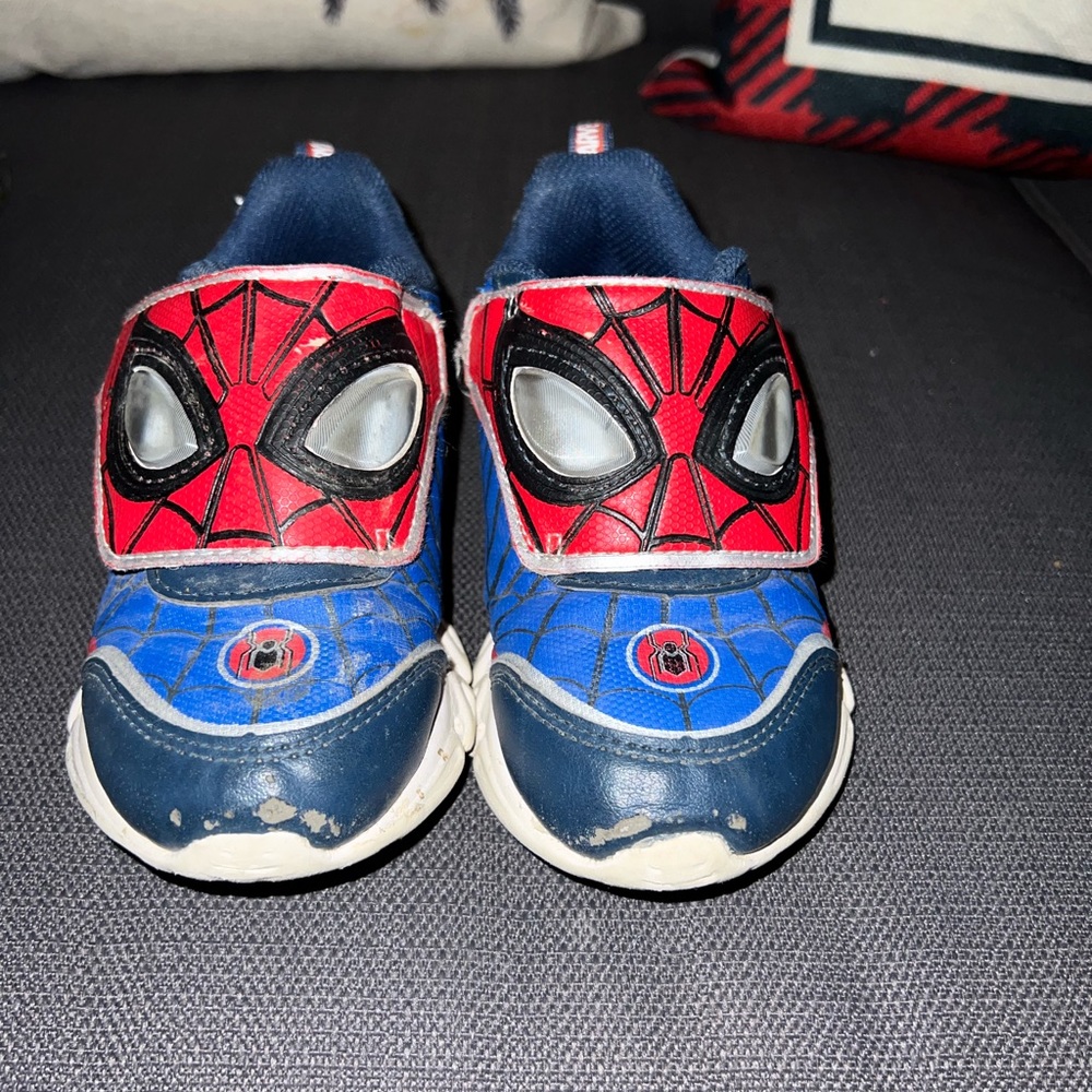 Toddler Boys Spider-Man Gym Shoes Size 10 - Moderately worn